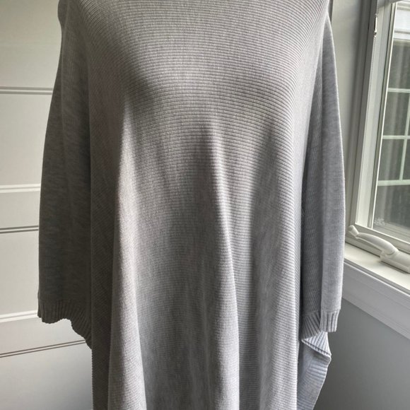 Lululemon Forward Flow Shawl Cape in Gray - Picture 5 of 7